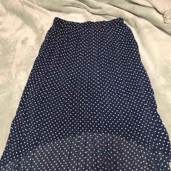 Size small high low skirt - Picture 2 of 4